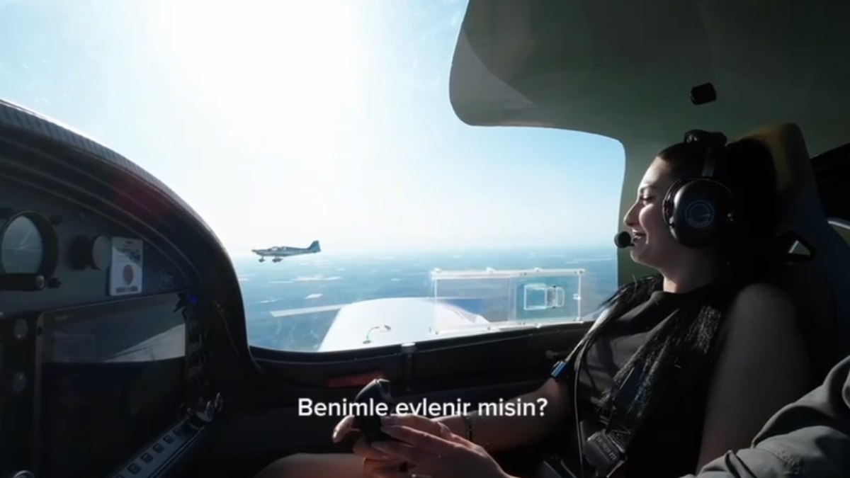 Adana’da bir pilottan diğerine gökyüzünde evlilik teklifi