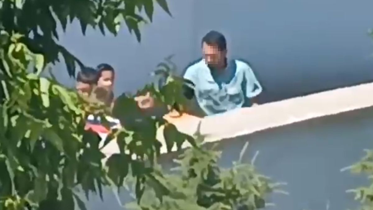 Afyonkarahisar’da ilkokul bahçesinde müdür yardımcısından öğrenciye tokat