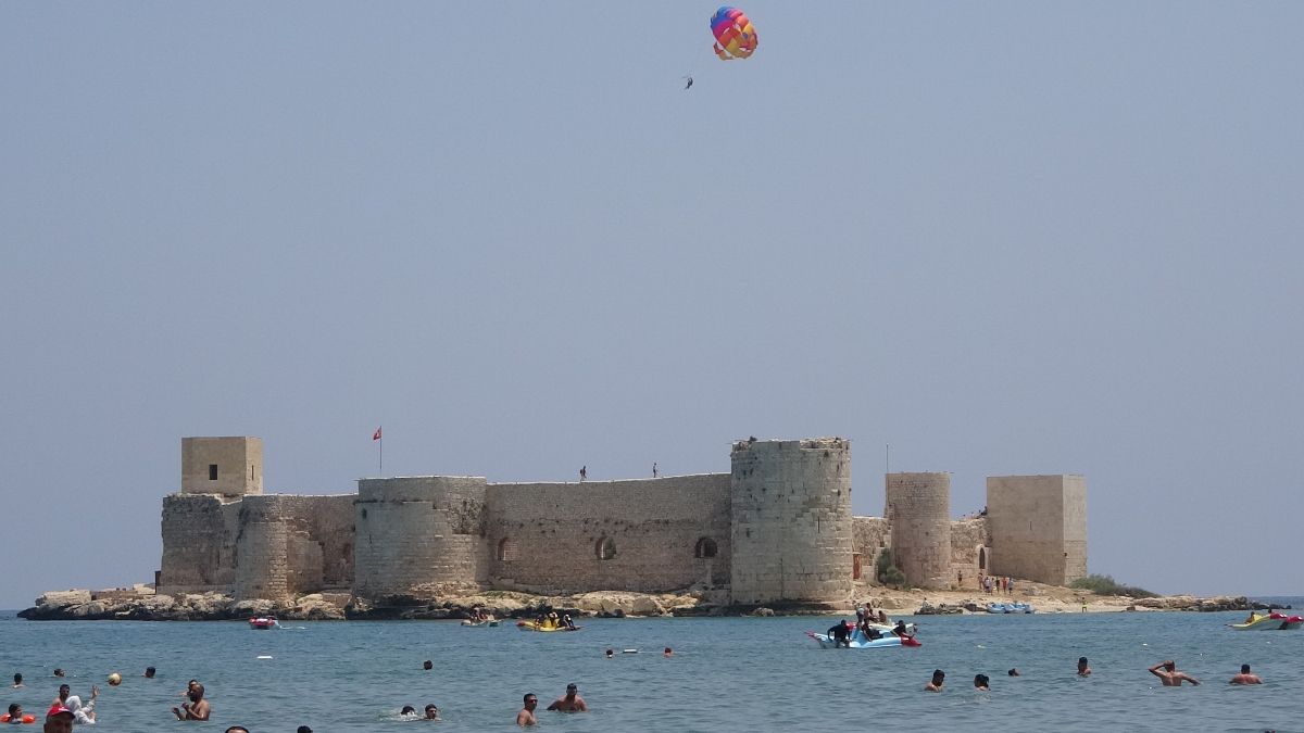 Mersin sahillerinde yoğunluk sürüyor